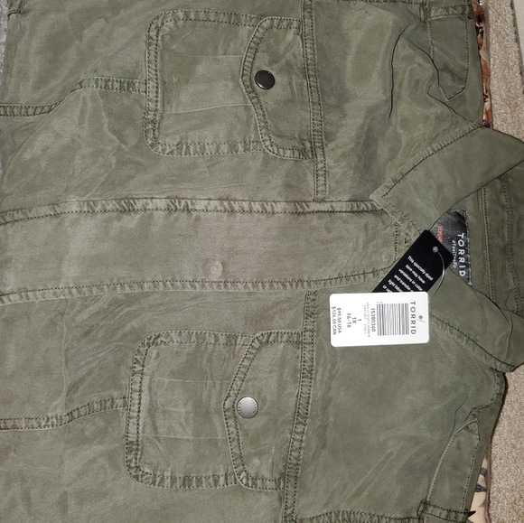 🆕️ Torrid Olive Bomber Jacket Size 1X - Picture 5 of 5